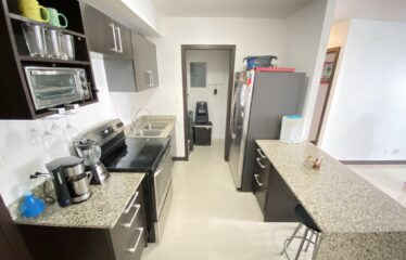 Venta de apartamento en condominio en Rio Oro, Santa Ana