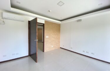 Venta de local en torre medica Escazú [con inquilino]
