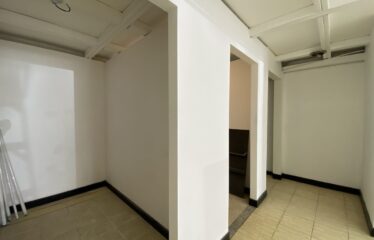 Se alquila local en centro comercial en San Pedro