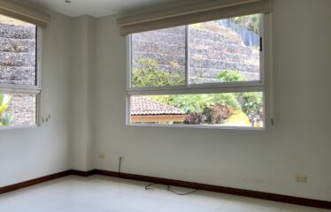 Venta de apartamento en condominio en Escazú