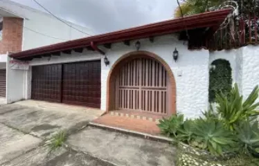 Venta de casa en Rohrmoser [uso mixto]