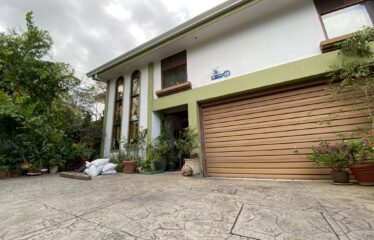 House for sale in private residential Escazú