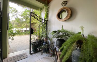 House for sale in private residential Escazú