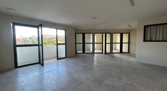 Se alquila oficina moderna en Sabana norte