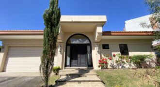Venta de casa en Condominio en Lindora, Santa Ana