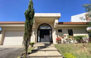 Venta de casa en Condominio en Lindora, Santa Ana
