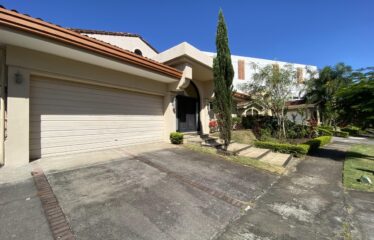 Venta de casa en Condominio en Lindora, Santa Ana