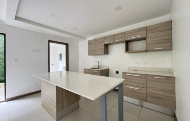 Sale of house in condominium in San Antonio, Escazú