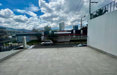 Alquiler de casa en Sabana Sur (uso de suelo mixto)