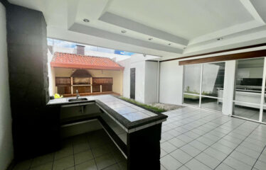 Alquiler de casa en Sabana Sur (uso de suelo mixto)