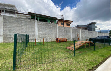 Venta de casa en condominio en Guayabos, Curridabat.