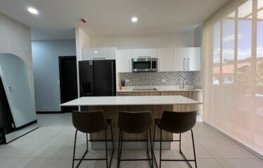Venta de apartamento en condominio en Curridabat.
