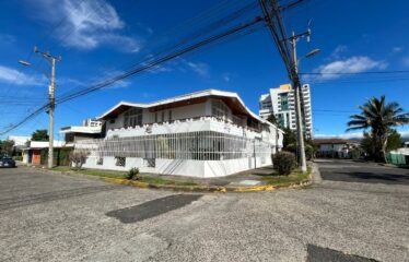 Mixed-use house rental in Sabana Norte