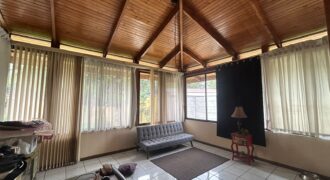House for sale in Santa Ana