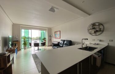 Venta de apartamento en condominio en Santa Ana