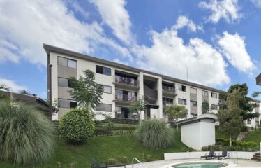 Venta de apartamento en exclusivo Condominio en Curridabat, San José.