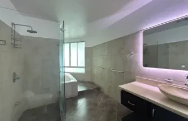 Alquiler de Apartamento de Lujo en Guachipelín, Escazú.