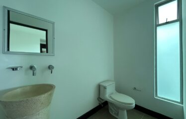 Alquiler de apartamento de lujo, en Guachipelín de Escazú.