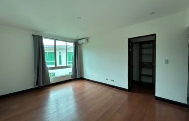 Alquiler de apartamento de lujo, en Guachipelín de Escazú.