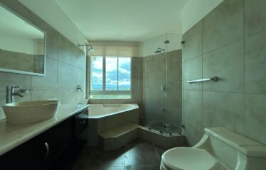 Alquiler de apartamento de lujo, en Guachipelín de Escazú.