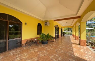 Venta de casa en urbanización en Playa Bejuco, Puntarenas.