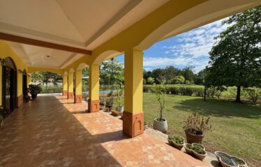 Venta de casa en urbanización en Playa Bejuco, Puntarenas.