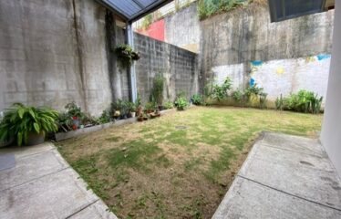 Venta de casa en condominio en Sabanilla, San José