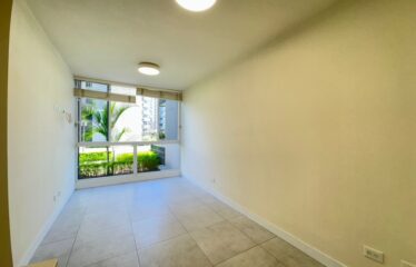 Se vende apartamento en condominio en Curridabat, San José
