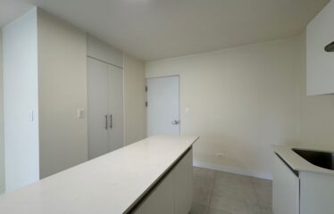 Se vende apartamento en condominio en Curridabat, San José