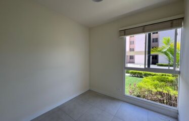 Se vende apartamento en condominio en Curridabat, San José