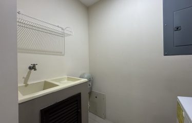 Modern Garden Apartament en Brasil de Santa Ana – Comodidad y Naturaleza