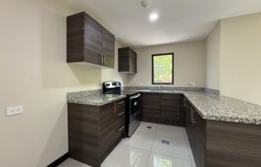 Modern Garden Apartament en Brasil de Santa Ana – Comodidad y Naturaleza