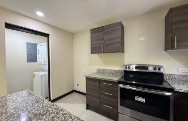 Modern Garden Apartament en Brasil de Santa Ana – Comodidad y Naturaleza