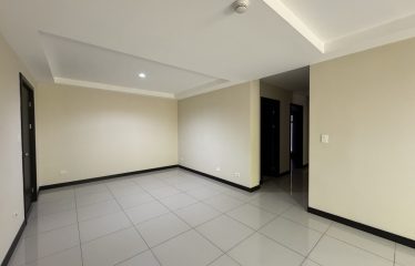 Modern Garden Apartament en Brasil de Santa Ana – Comodidad y Naturaleza