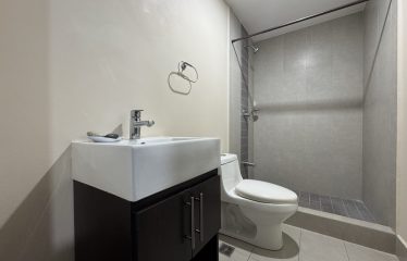 Modern Garden Apartament en Brasil de Santa Ana – Comodidad y Naturaleza
