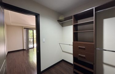 Modern Garden Apartament en Brasil de Santa Ana – Comodidad y Naturaleza