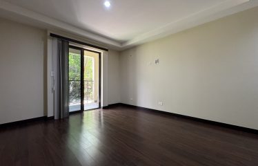 Modern Garden Apartament en Brasil de Santa Ana – Comodidad y Naturaleza