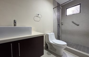 Modern Garden Apartament en Brasil de Santa Ana – Comodidad y Naturaleza