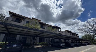 Modern Garden Apartament en Brasil de Santa Ana – Comodidad y Naturaleza