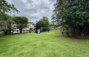 Modern Garden Apartament en Brasil de Santa Ana – Comodidad y Naturaleza