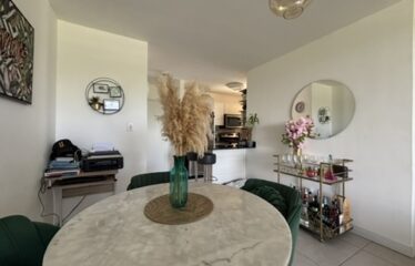 Apartment for sale in a condominium in Granadilla, Curridabat