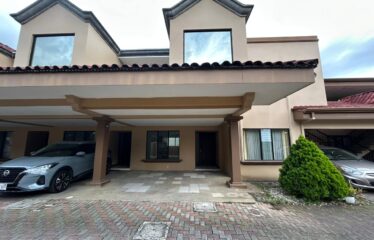Alquiler de apartamento en condominio en Escazú