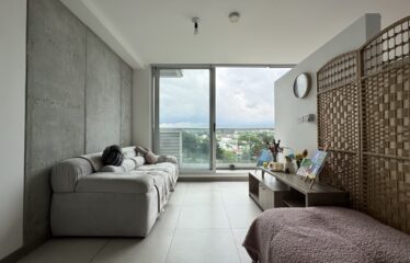 Apartment for sale in a condominium in Curridabat