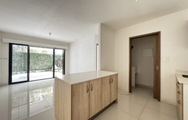Apartment for rent in a condominium in Santa Ana, San José