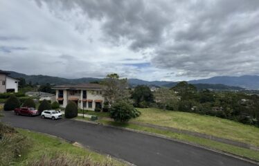 Venta de lote en condominio en Pinares Curridabat