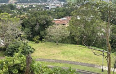 Venta de lote en condominio en Pinares Curridabat