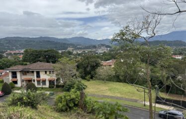 Venta de lote en condominio en Pinares Curridabat