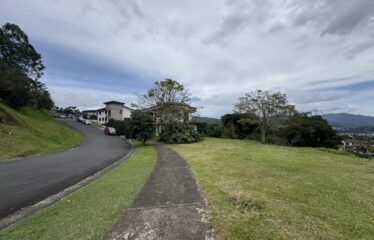 Venta de lote en condominio en Pinares Curridabat