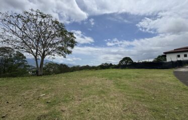 Venta de lote en condominio en Pinares Curridabat