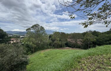 Venta de lote en condominio en Pinares Curridabat